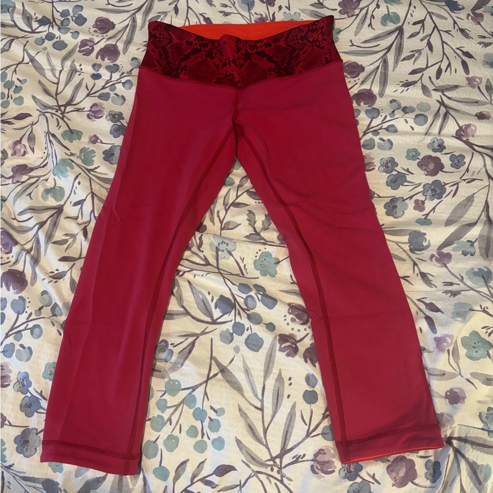 Lululemon Leggings- REVERSIBLE!!